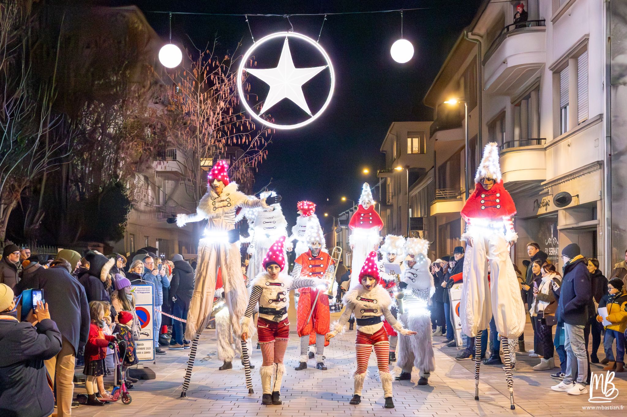 Abysse Et Les Gnomikys Cie Remue Ménage